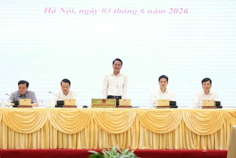 Bộ trưởng, Chủ nhiệm Văn phòng Chính phủ Đặng Xuân Phong - người phát ngôn của Chính phủ, chủ trì họp báo thường kỳ tháng 5/2026. Ảnh: VGP