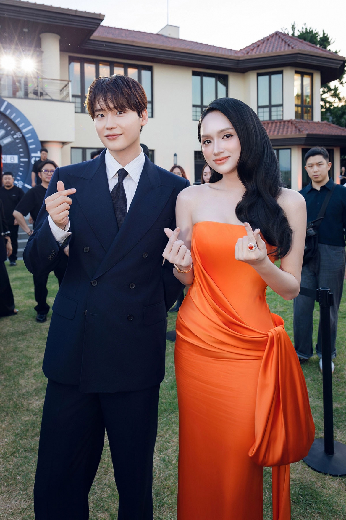 Hương Giang: “Lee Jong Suk vui mừng khi biết tôi đến từ Việt Nam”.