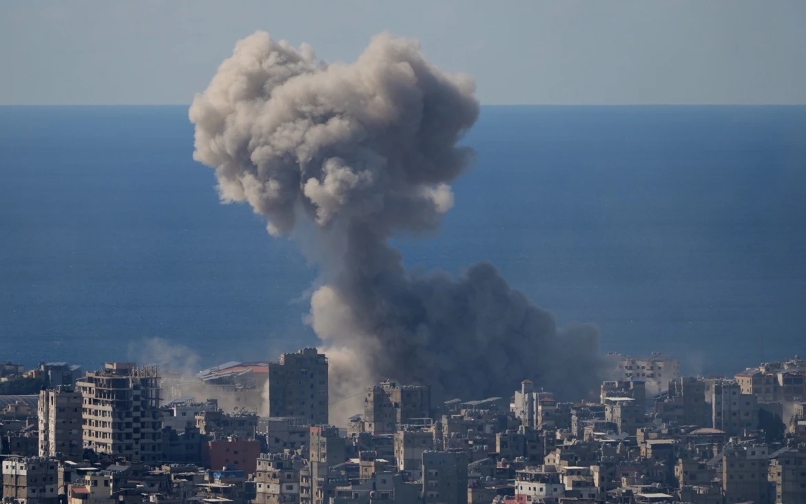 Một vụ Israel tập kích mục tiêu Hezbollah ở Lebanon. Ảnh: AP.