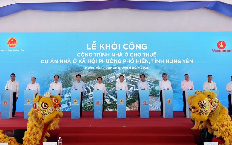 Phó Thủ tướng Thường trực Phạm Gia Túc và các đại biểu thực hiện nghi thức khởi công Dự án nhà ở xã hội phường Phố Hiến. Ảnh: VGP/Phương Nguyên