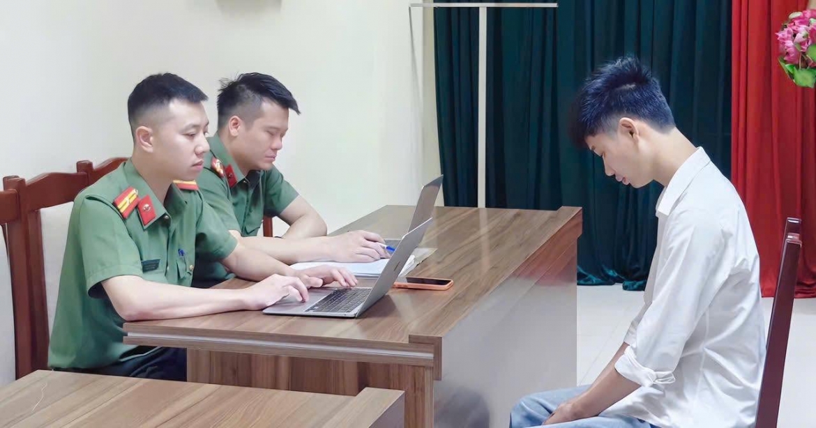 Phan Trung Khuê tại cơ quan công an. Ảnh: Công an tỉnh Phú Thọ