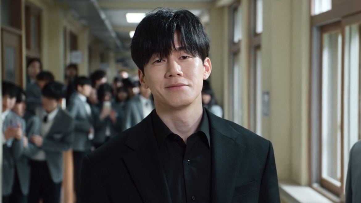 Kim Mu Yeol gây sốt với vai Na Hwa Jin trong “Teach You A Lesson”