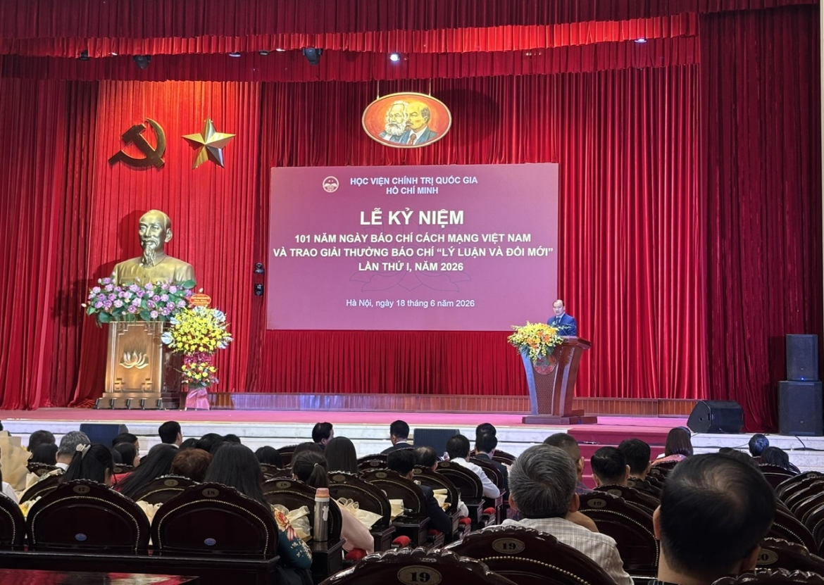 Đồng chí Lê Hải Bình phát biểu tại hội nghị. 
