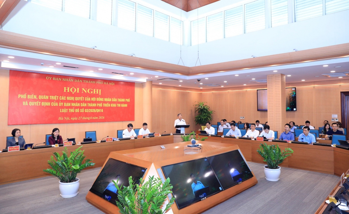 Các đại biểu dự Hội nghị phổ biến, quán triệt các Nghị quyết của HĐND thành phố và Quyết định của UBND thành phố triển khai thi hành Luật Thủ đô.