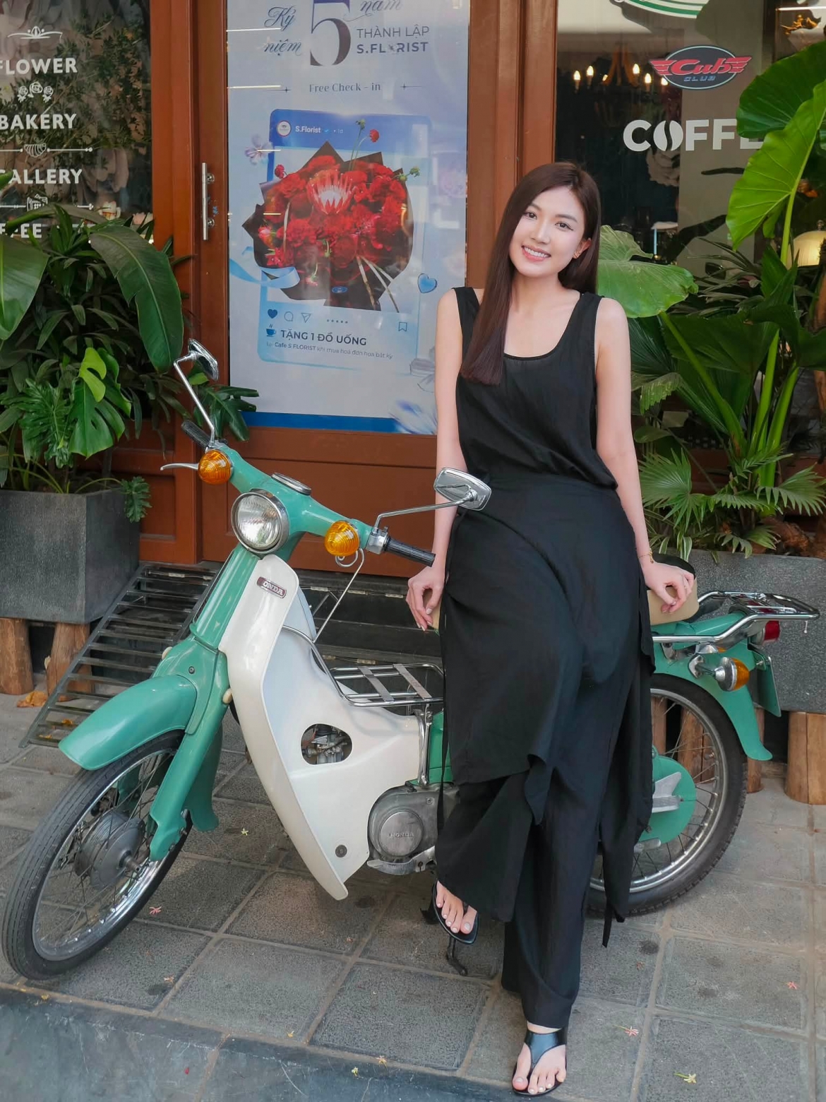 Diễn viên Lương Thanh khoe vẻ đẹp dịu dàng, thanh lịch trong bộ ảnh mới, nhận được nhiều lời khen từ khán giả.