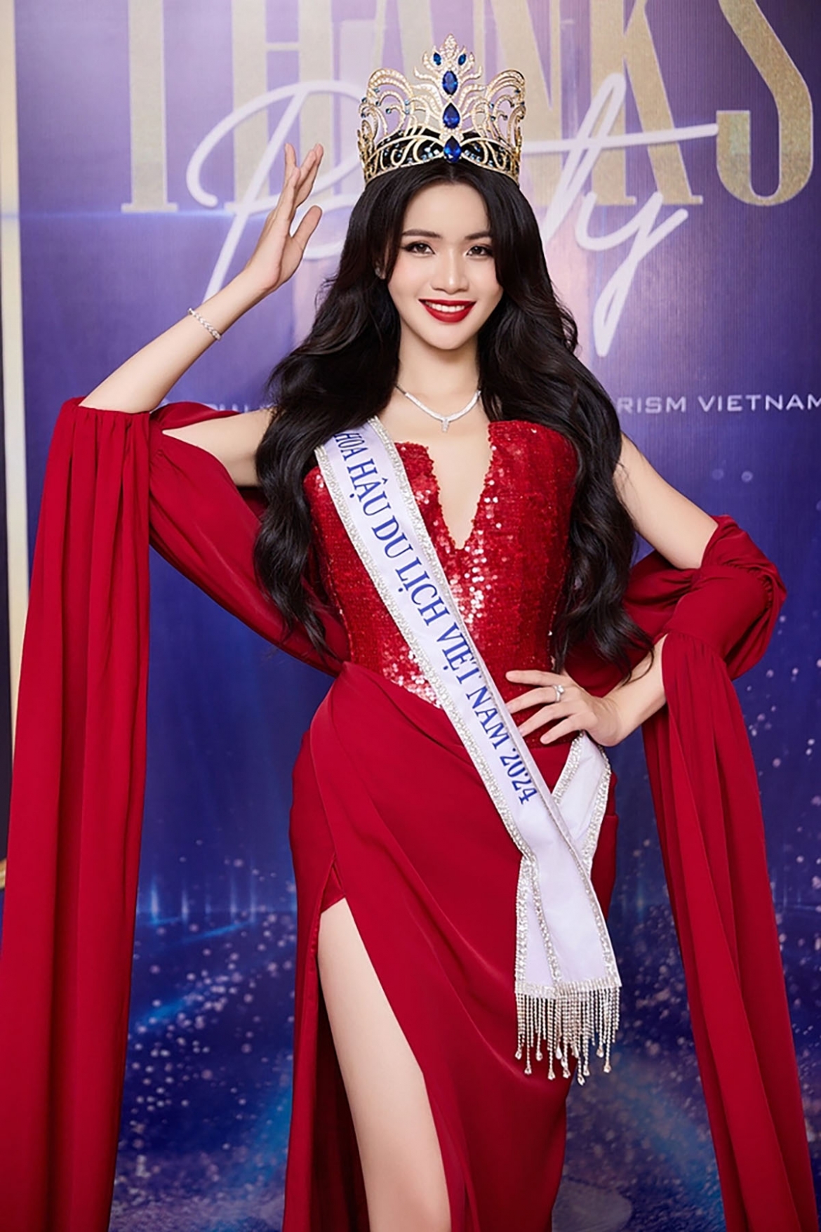 Năm 2024, cô lần đầu tham gia một cuộc thi sắc đẹp và đăng quang Hoa hậu Du lịch Việt Nam, đồng thời giành danh hiệu Người đẹp Áo dài.