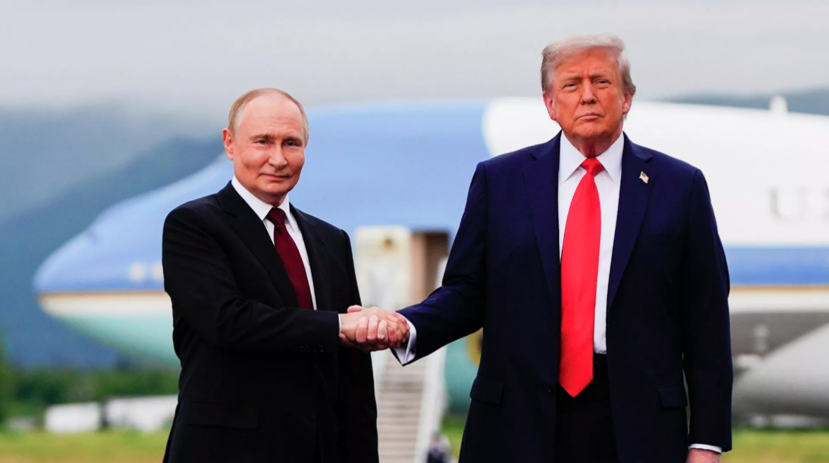 Tổng thống Nga Vladimir Putin và Tổng thống Mỹ Donald Trump. Ảnh: AP