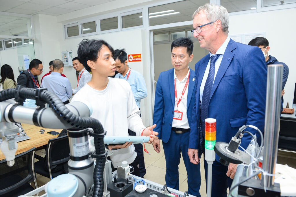 ĐH Bách khoa Hà Nội tiếp tục hoàn thiện hệ sinh thái khoa học công nghệ và đổi mới sáng tạo, nỗ lực giải quyết bài toán lớn đưa sản phẩm ra thị trường (Ảnh minh họa)