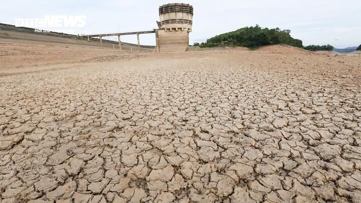 Xác suất cao xuất hiện El Nino rất mạnh, gia tăng nguy cơ hạn hán, thiếu nước và xâm nhập mặn. (Ảnh minh hoạ)