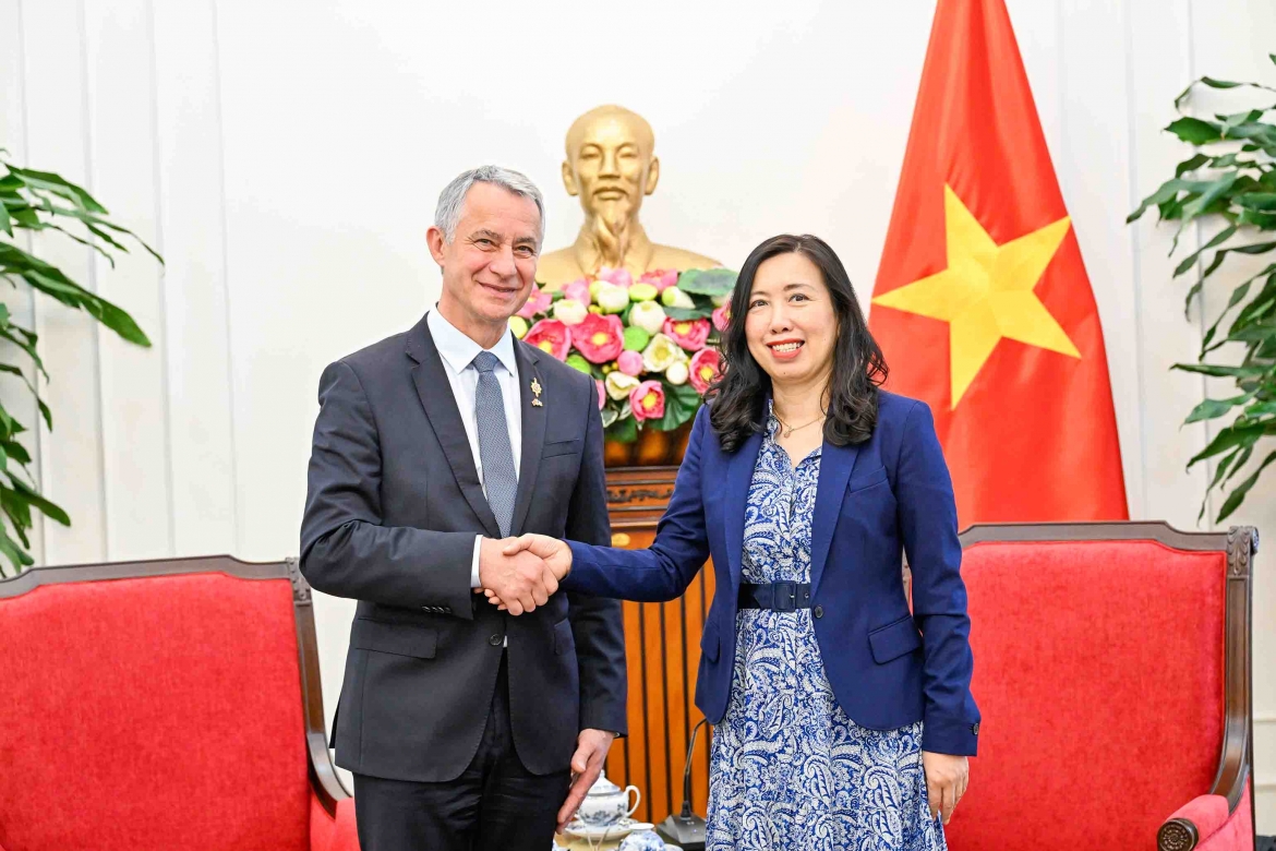 Thứ trưởng Lê Thị Thu Hằng đã tiếp Đoàn đại biểu Ủy ban Quốc phòng và Lực lượng vũ trang Quốc hội Pháp do Chủ nhiệm Jean-Michel Jacques làm Trưởng đoàn.