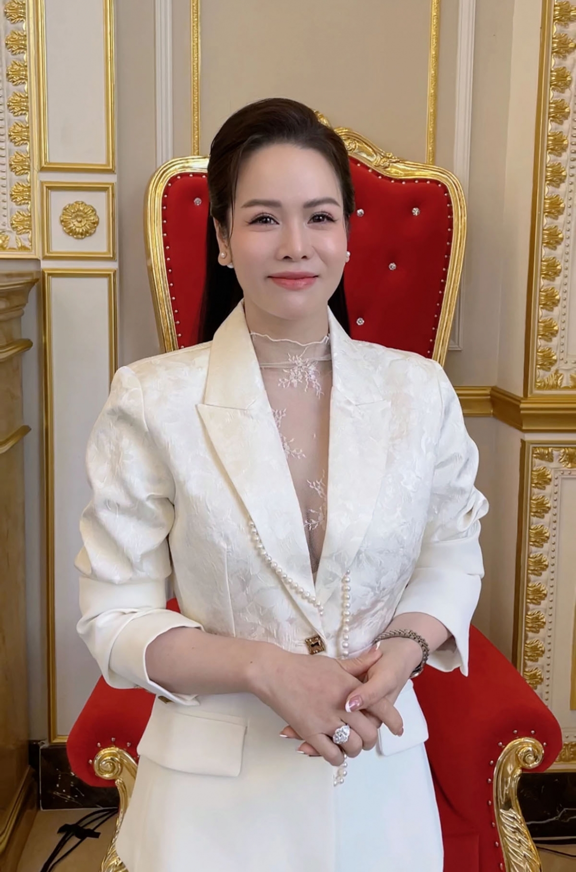Nhật Kim Anh xuất hiện từ sớm để chấm sơ khảo Miss Grand Vietnam 2026: “Tôi không bon chen làm giám khảo Miss Grand Vietnam”.