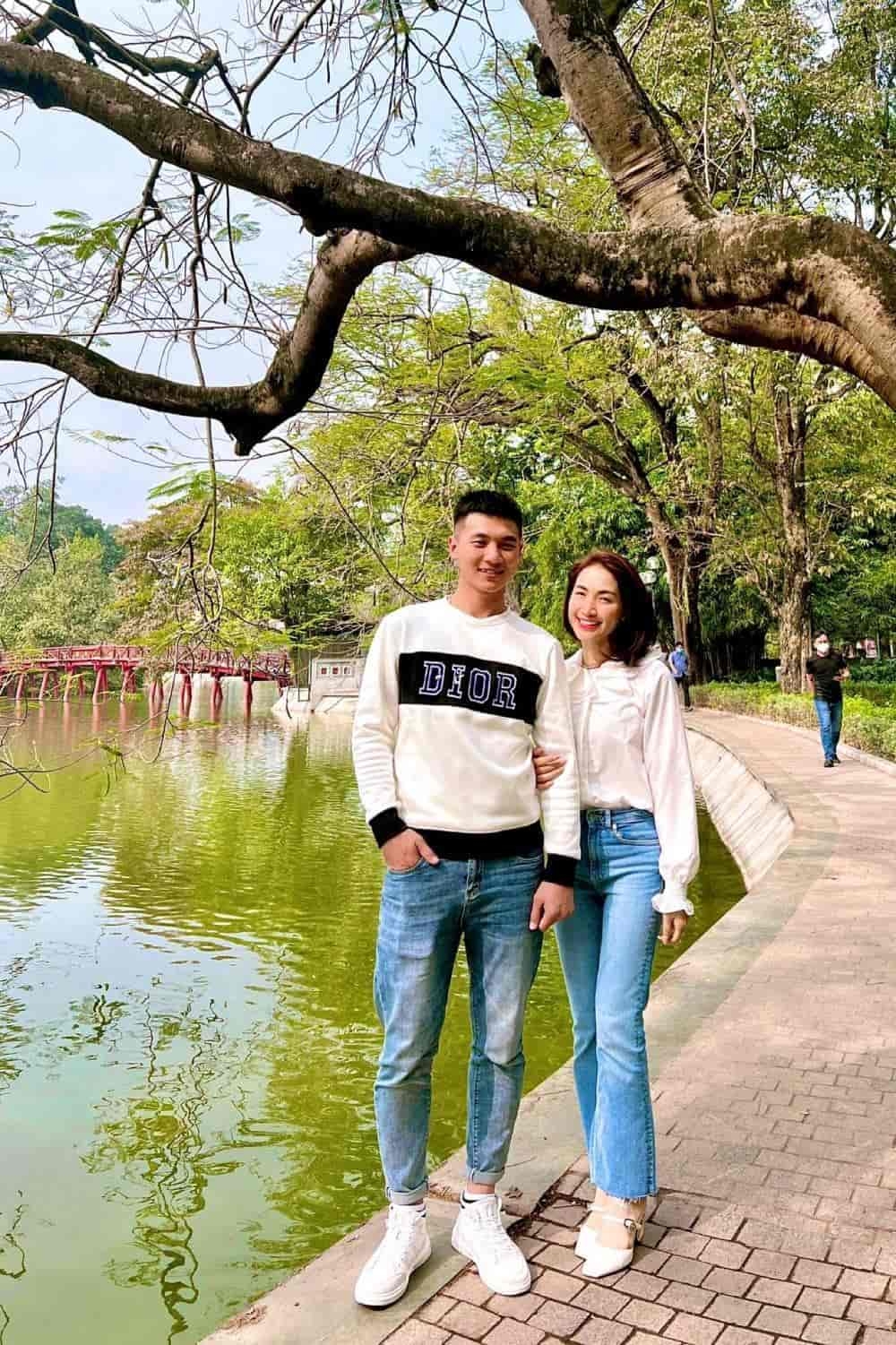 Hòa Minzy và Lê Văn Thắng