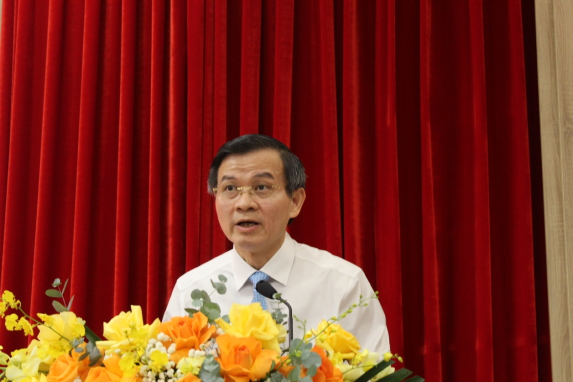  PGS.TS Đoàn Minh Huấn phát biểu khai mạc hội thảo.