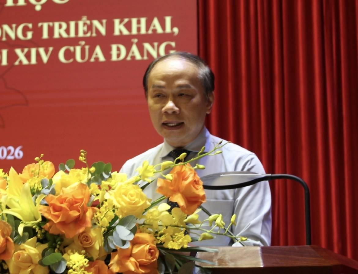 TS. Phạm Tất Thắng phát kiểu kết luận hội thảo