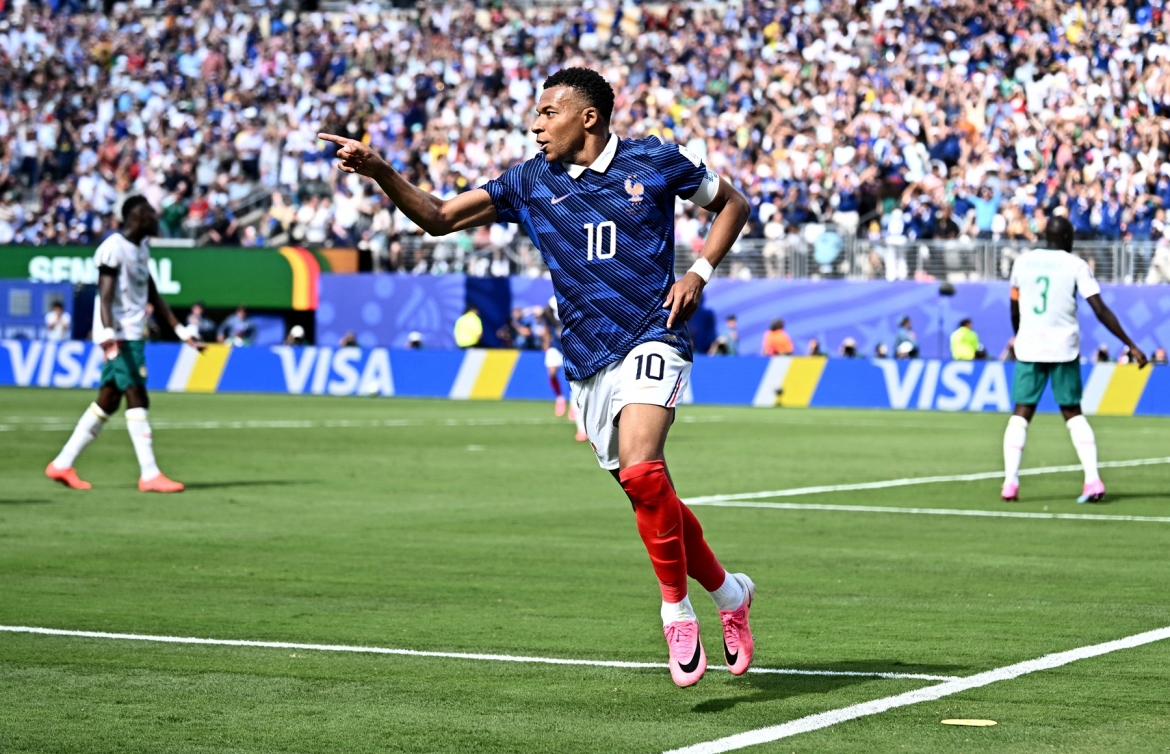 Mbappe mở tỷ số cho Pháp ở phút 66. (Ảnh: Reuters)