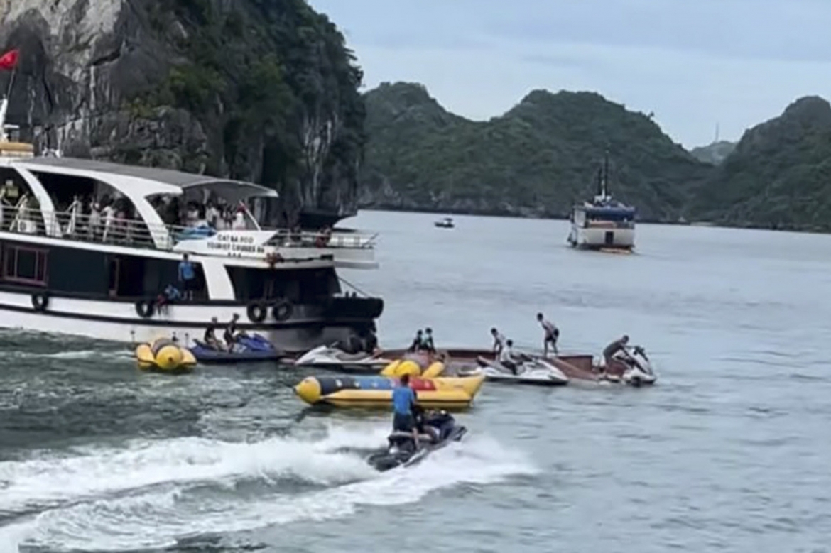 Hiện trường vụ va chạm giữa 2 tàu du lịch tại vịnh Lan Hạ vào sáng 14/6.