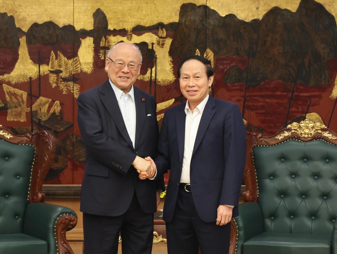 Phó Thủ tướng Lê Tiến Châu tiếp ông Takebe Tsutomu, Cố vấn đặc biệt Liên minh Nghị sĩ hữu nghị Nhật Bản - Việt Nam. Ảnh: VGP