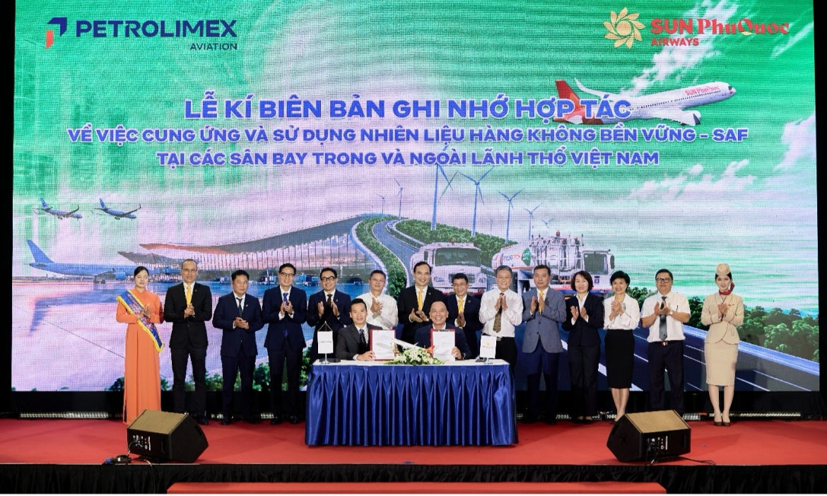 Ảnh lễ ký kết MOU về nhiên liệu hàng không bền vững (SAF)