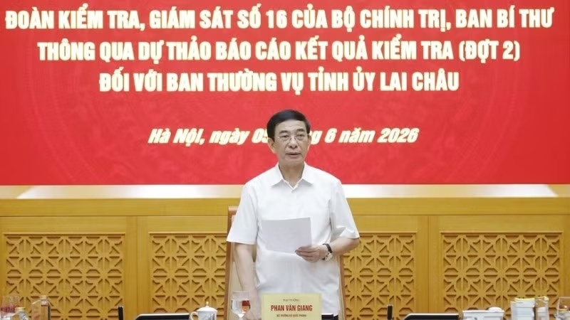 Đại tướng Phan Văn Giang, Ủy viên Bộ Chính trị, Phó Thủ tướng Chính phủ, Bộ trưởng Quốc phòng chủ trì hội nghị. (Ảnh: qdnd.vn)