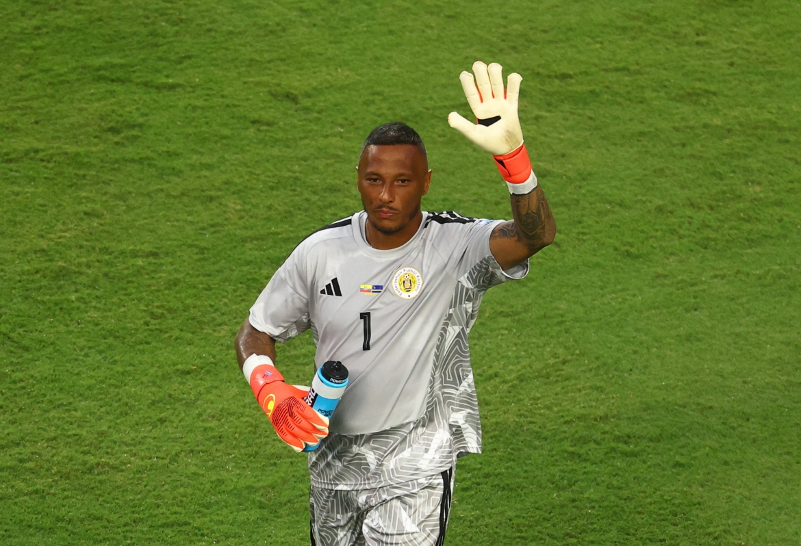 Thủ môn Eloy Room có trận đấu không tưởng ở World Cup 2026. (Ảnh: Reuters). 