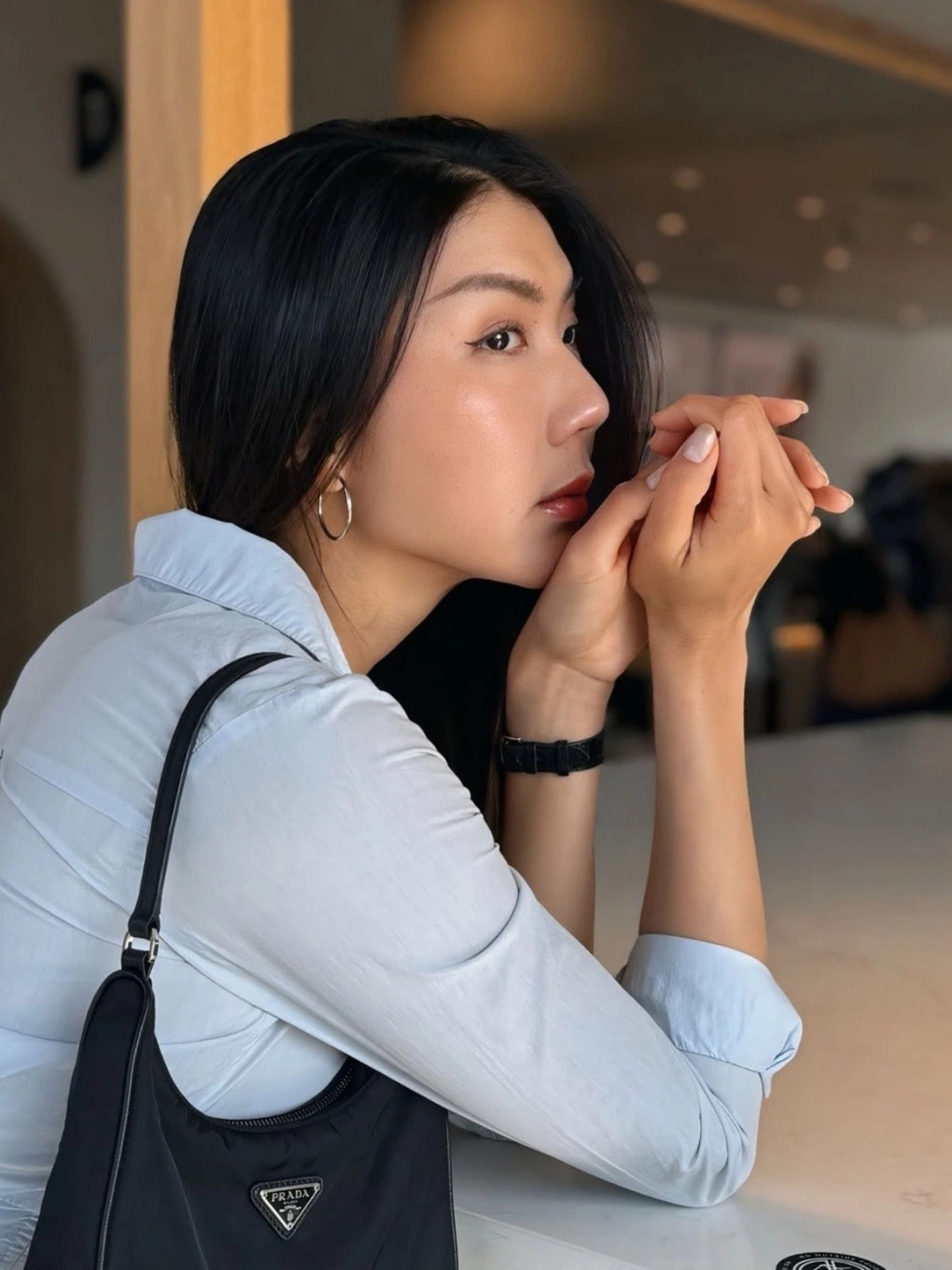 Đã sáu tháng kể từ khi đóng cửa công ty ở Mỹ, Ngọc Quyên cho biết vẫn chưa tìm được công việc mới. Cô muốn xin việc môi giới bất động sản, bán bảo hiểm nhưng không nơi nào nhận vì cô chưa có kinh nghiệm lẫn bằng cấp.