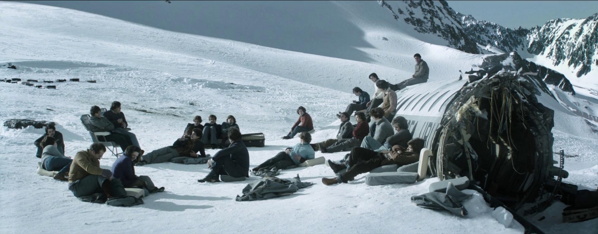 "Society of the Snow" tái hiện câu chuyện có thật về vụ rơi máy bay trên dãy Andes năm 1972 khiến cả thế giới ám ảnh.
