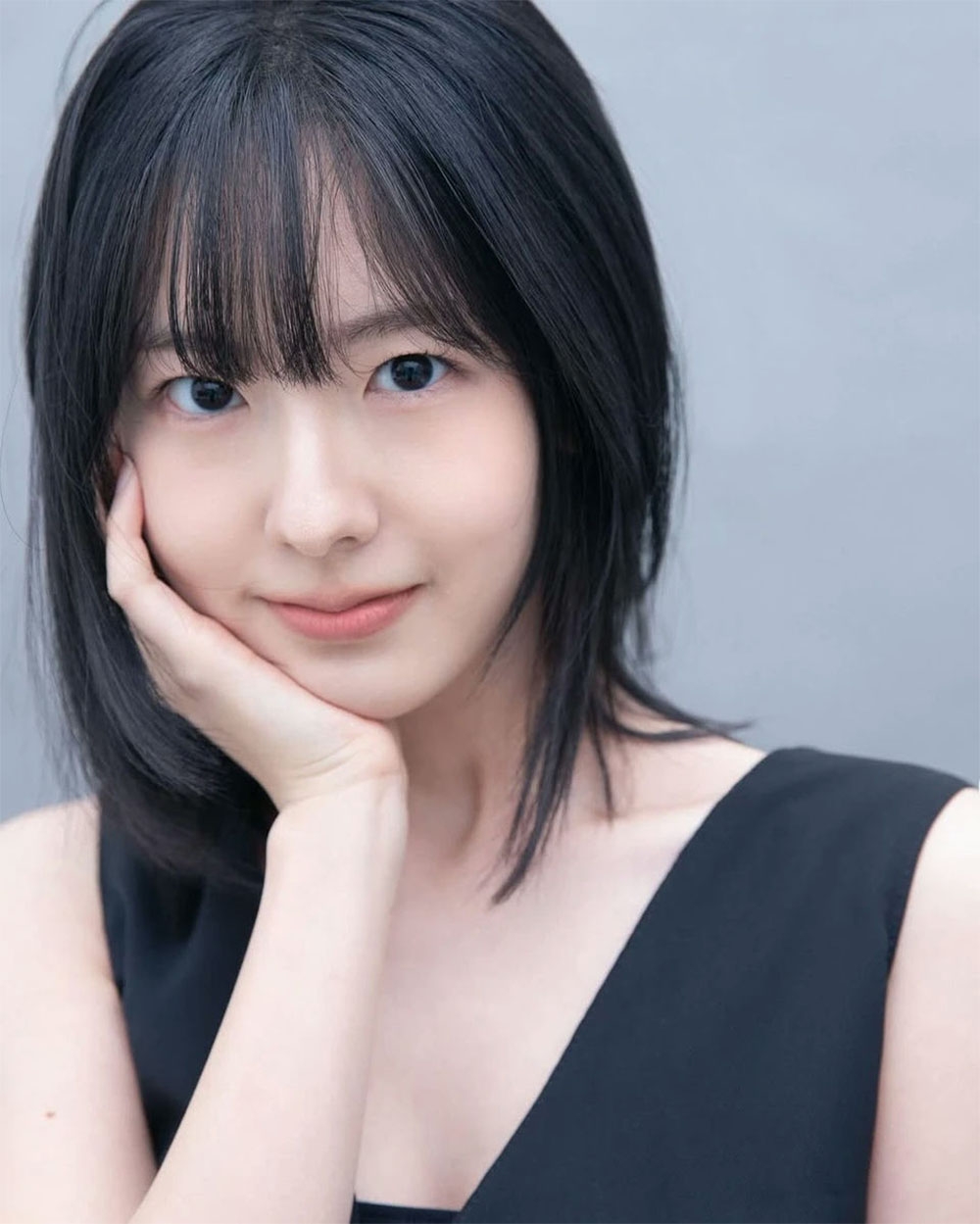 Song Si An. Nữ diễn viên trẻ nhanh chóng trở thành chủ đề được bàn tán sôi nổi trên mạng nhờ diễn xuất giàu cảm xúc và vẻ ngoài cuốn hút.