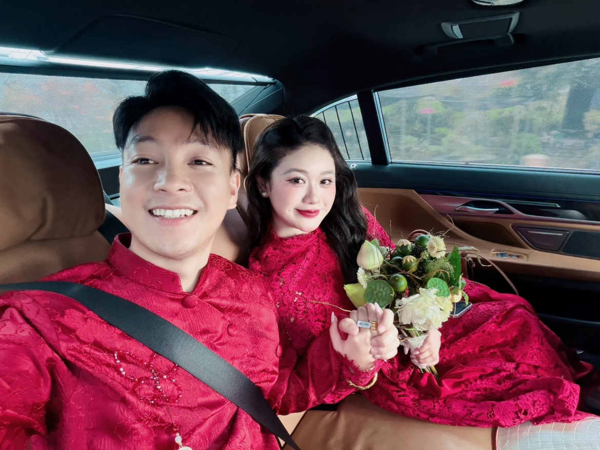 Diễn viên hài Thái Dương hạnh phúc thông báo đã ăn hỏi vợ thành công, nhận "cơn mưa" lời chúc từ đồng nghiệp và khán giả.