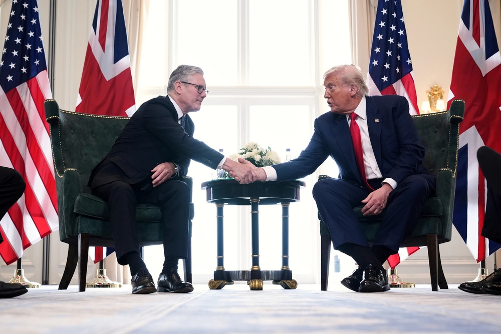 Ngày 28/7/2025, Tổng thống Mỹ Donald Trump và Thủ tướng Anh Keir Starmer đã có cuộc gặp song phương tại khu nghỉ dưỡng và sân golf Trump Turnberry ở Ayrshire, Scotland (Vương quốc Anh). Cuộc gặp giữa hai nhà lãnh đạo tiếp tục khẳng định nỗ lực duy trì và phát triển mối quan hệ đồng minh chiến lược xuyên Đại Tây Dương.