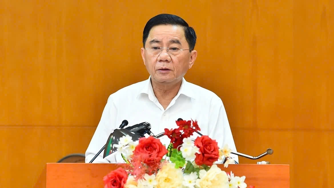 Ủy viên Bộ Chính trị, Thường trực Ban Bí thư Trần Cẩm Tú.
