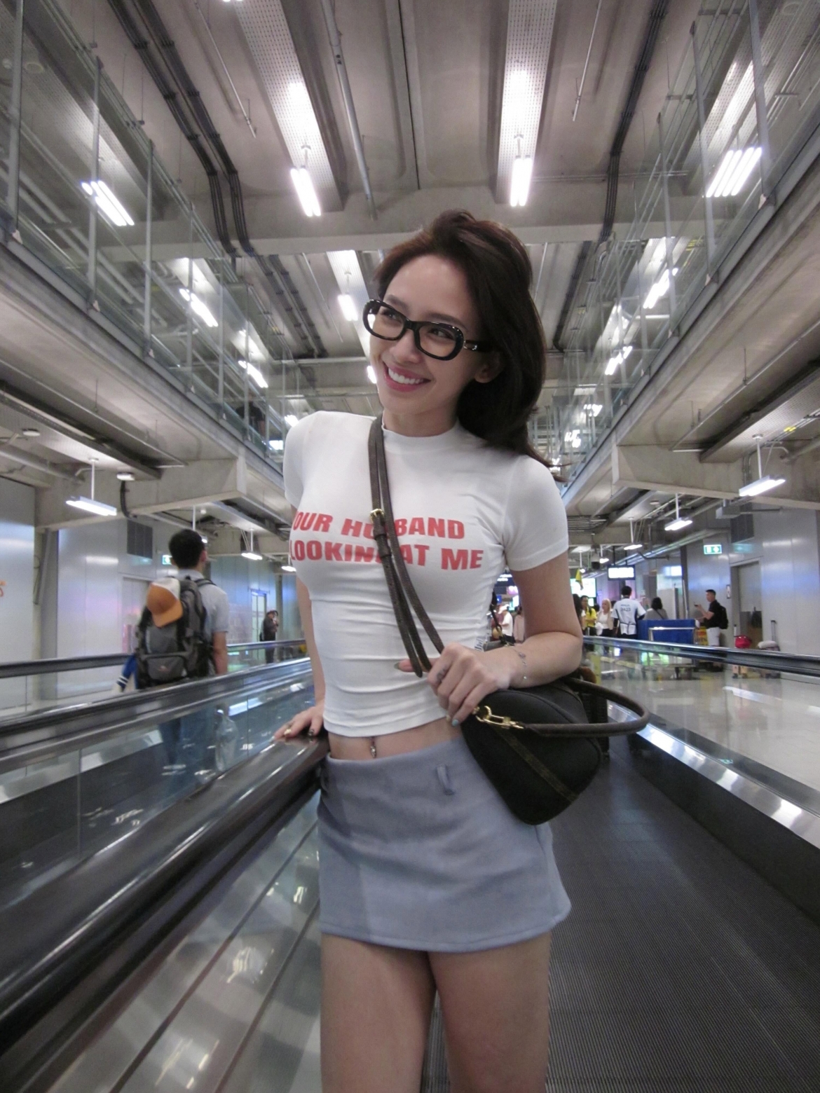Tóc Tiên lan tỏa nguồn năng lượng tích cực qua loạt hình ảnh mới. Phong cách khỏe khoắn cùng thần thái tự tin tiếp tục giúp nữ ca sĩ nhận được nhiều lời khen từ cộng đồng mạng.