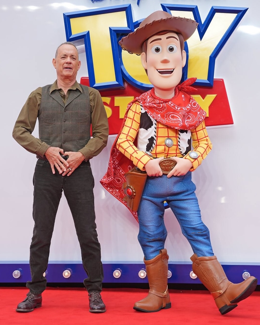 Thành công của Toy Story gắn liền với màn thể hiện đầy cảm xúc của Tom Hanks trong vai Woody.