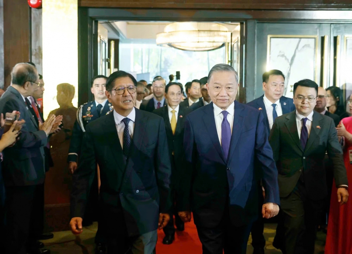 Tổng Bí thư, Chủ tịch nước Tô Lâm và Tổng thống Philippines Ferdinand Romualdez Marcos Jr. đến dự Diễn đàn Doanh nghiệp Việt Nam-Philippines. (Ảnh: TTXVN)