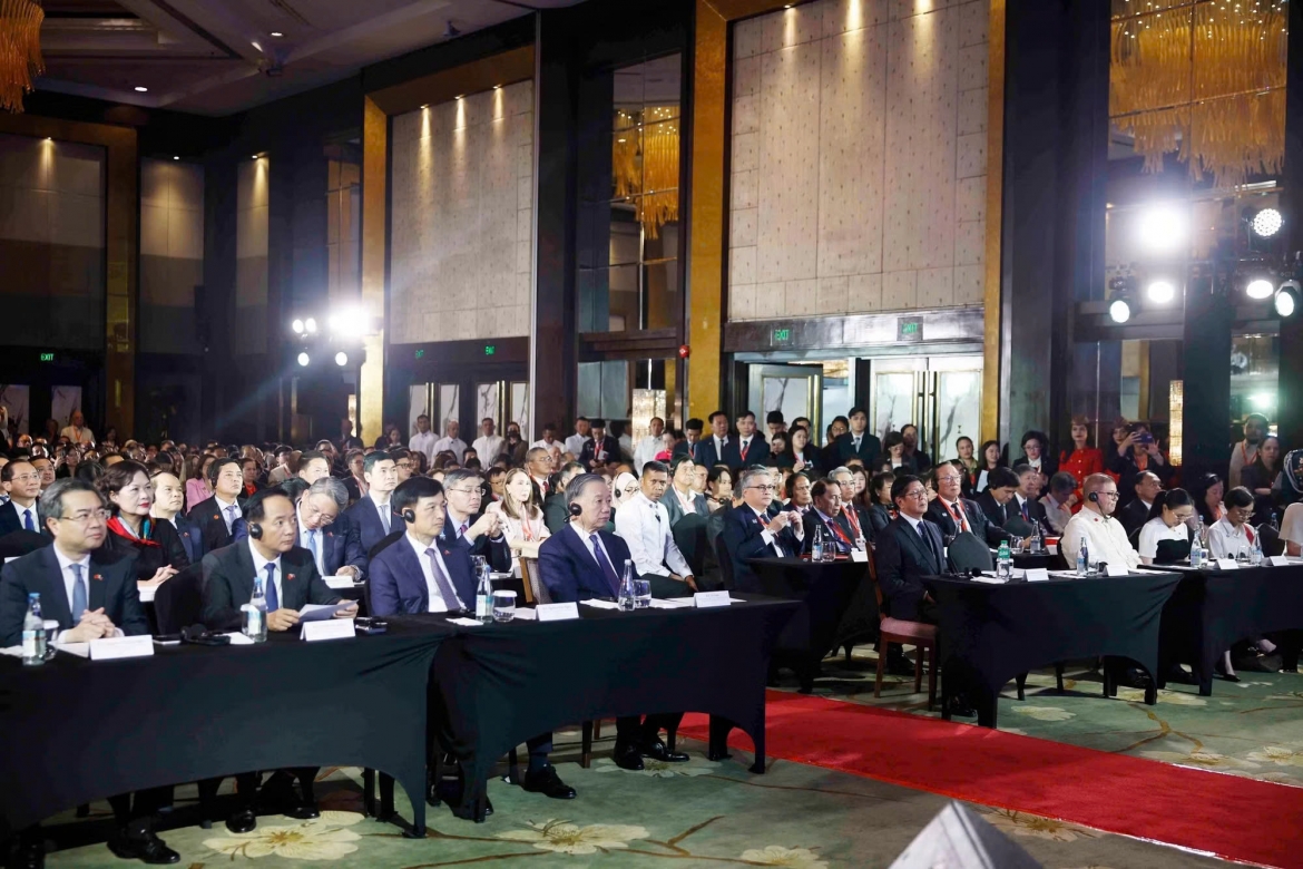 Tổng Bí thư, Chủ tịch nước Tô Lâm và Tổng thống Philippines Ferdinand Romualdez Marcos Jr. cùng các đại biểu hai nước dự Diễn đàn Doanh nghiệp Việt Nam-Philippines. (Ảnh: TTXVN)