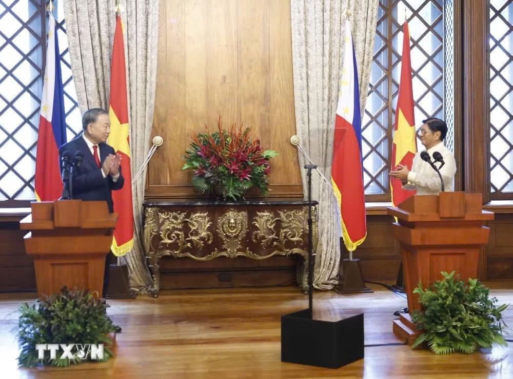 Tổng Bí thư, Chủ tịch nước Tô Lâm và Tổng thống Philippines Ferdinand Romualdez Marcos Jr. tại cuộc gặp gỡ báo chí, thông báo kết quả hội đàm. (Ảnh: Thống Nhất/TTXVN)