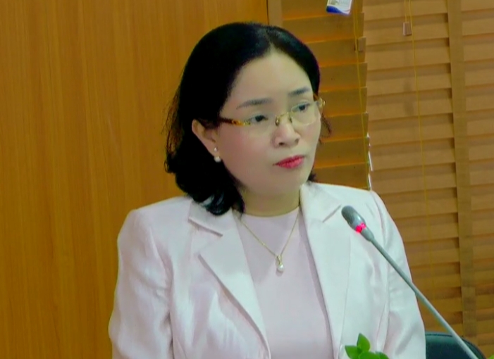 Thứ trưởng Bộ VH-TT&amp;DL Trịnh Thị Thủy cho rằng, sự bền vững của gia đình có quan hệ trực tiếp với sự bền vững của xã hội.