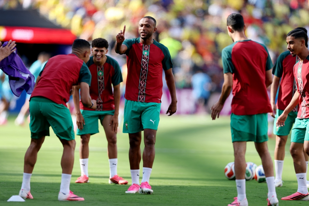 Các cầu thủ Morocco "làm nóng" trước giờ G (Ảnh: Reuters)​​