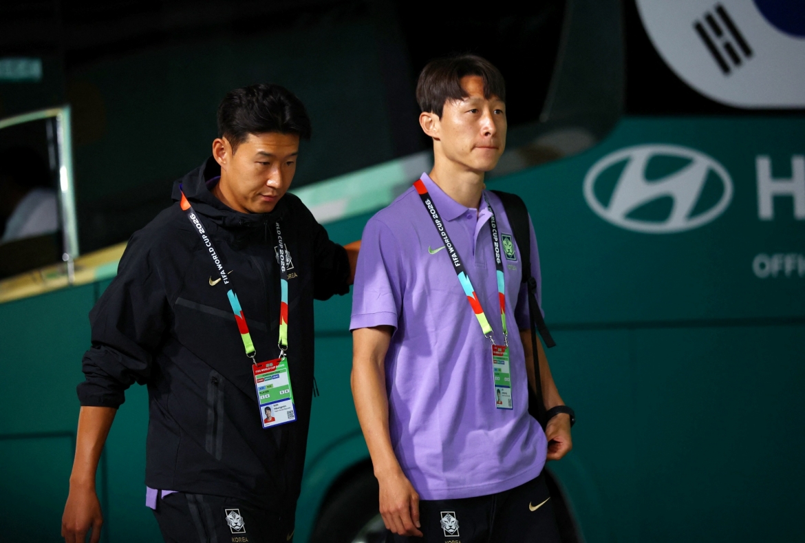 Son Heung-min và các đồng đội ở sân Akron, Mexico (Ảnh: Reuters)