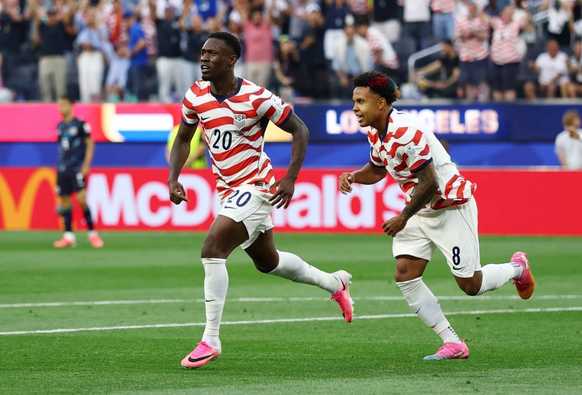 Balogun ăn mừng bàn thắng đầu tiên của mình tại World Cup 2026 (Ảnh: Reuters)
