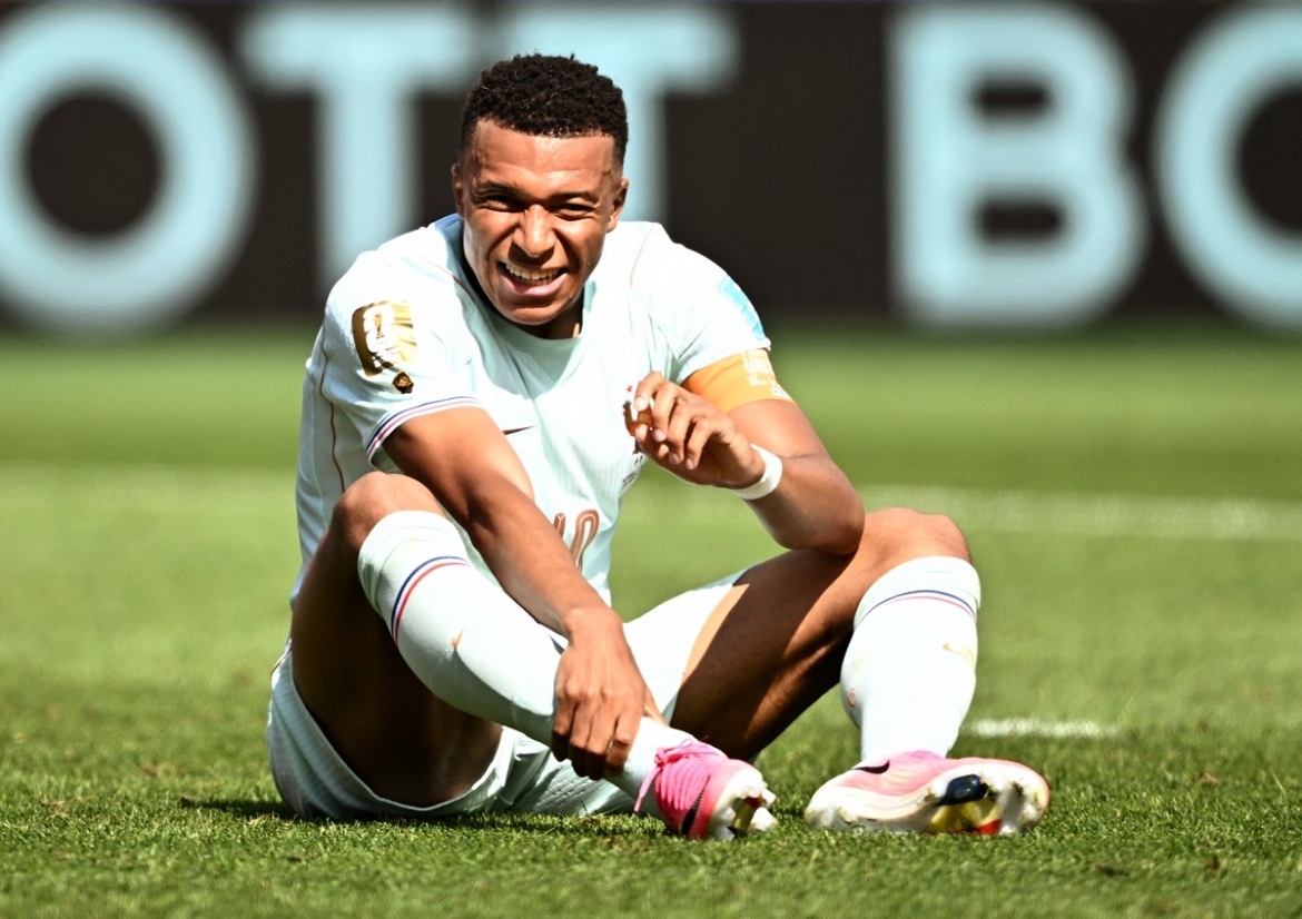 Mbappe vẫn đang đi tìm bàn thắng đầu tiên trong trận. (Ảnh: Reuters). 