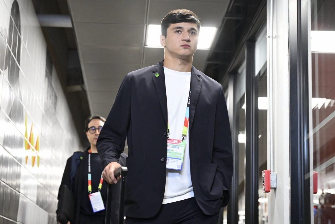 Khusanov cùng các cầu thủ Uzbekistan sẵn sàng bước vào trận ra quân World Cup 2026. (Ảnh: UFA)