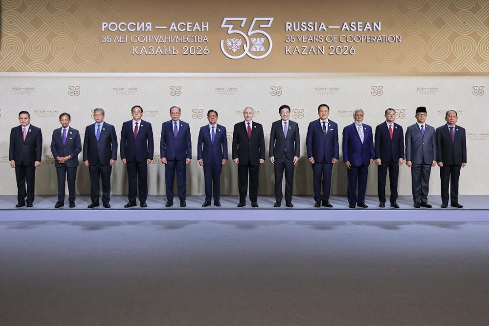 Tổng thống Nga Putin, Tổng Thư ký ASEAN Kao Kim Hourn và Lãnh đạo các nước ASEAN