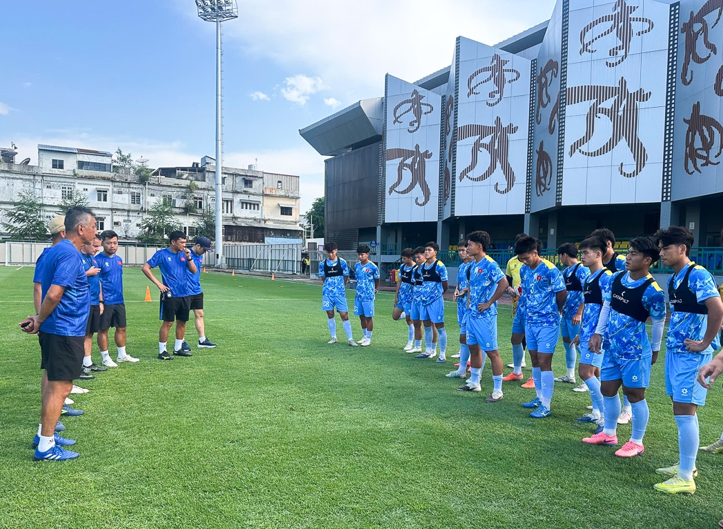 U19 Việt Nam tích cực mài sắc lối chơi, sẵn sàng cho trận đấu với U19 Myanmar.