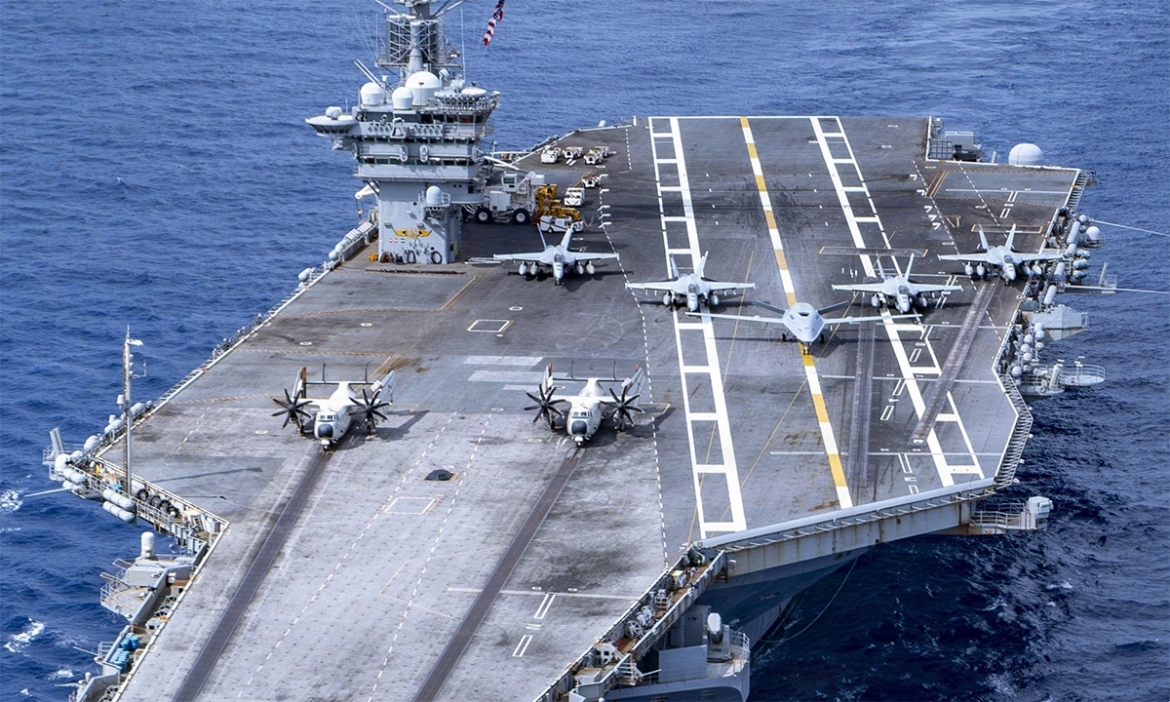 UAV tiếp dầu MQ-25A xuất hiện trên boong tàu sân bay USS Nimitz. Ảnh: DVIDS