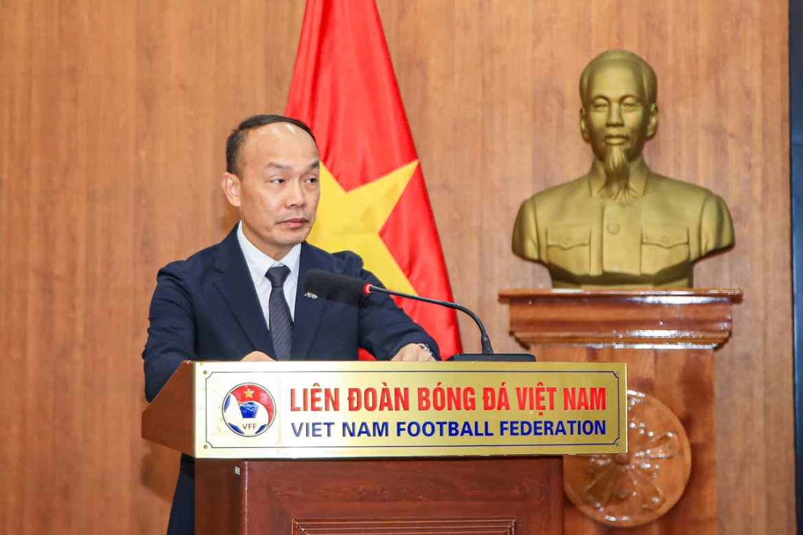 Tổng Thư ký VFF Nguyễn Văn Phú khẳng định sự đồng hành của AFC và UEFA có ý nghĩa quan trọng đối với chiến lược phát triển bóng đá nữ Việt Nam (Ảnh: VFF)