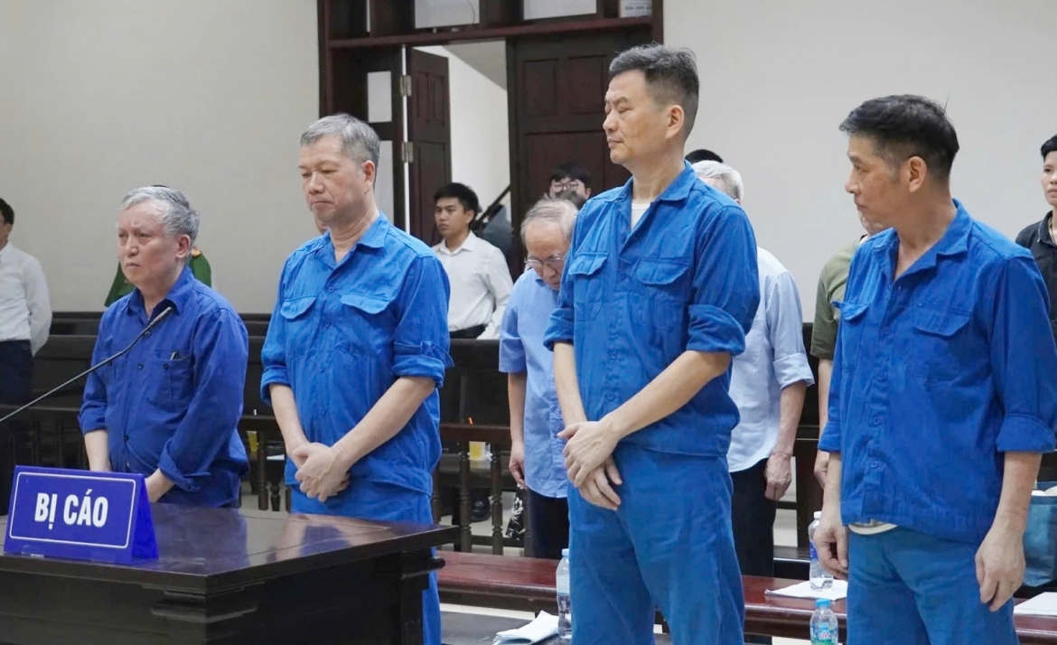 Các bị cáo tại phiên tòa phúc thẩm.