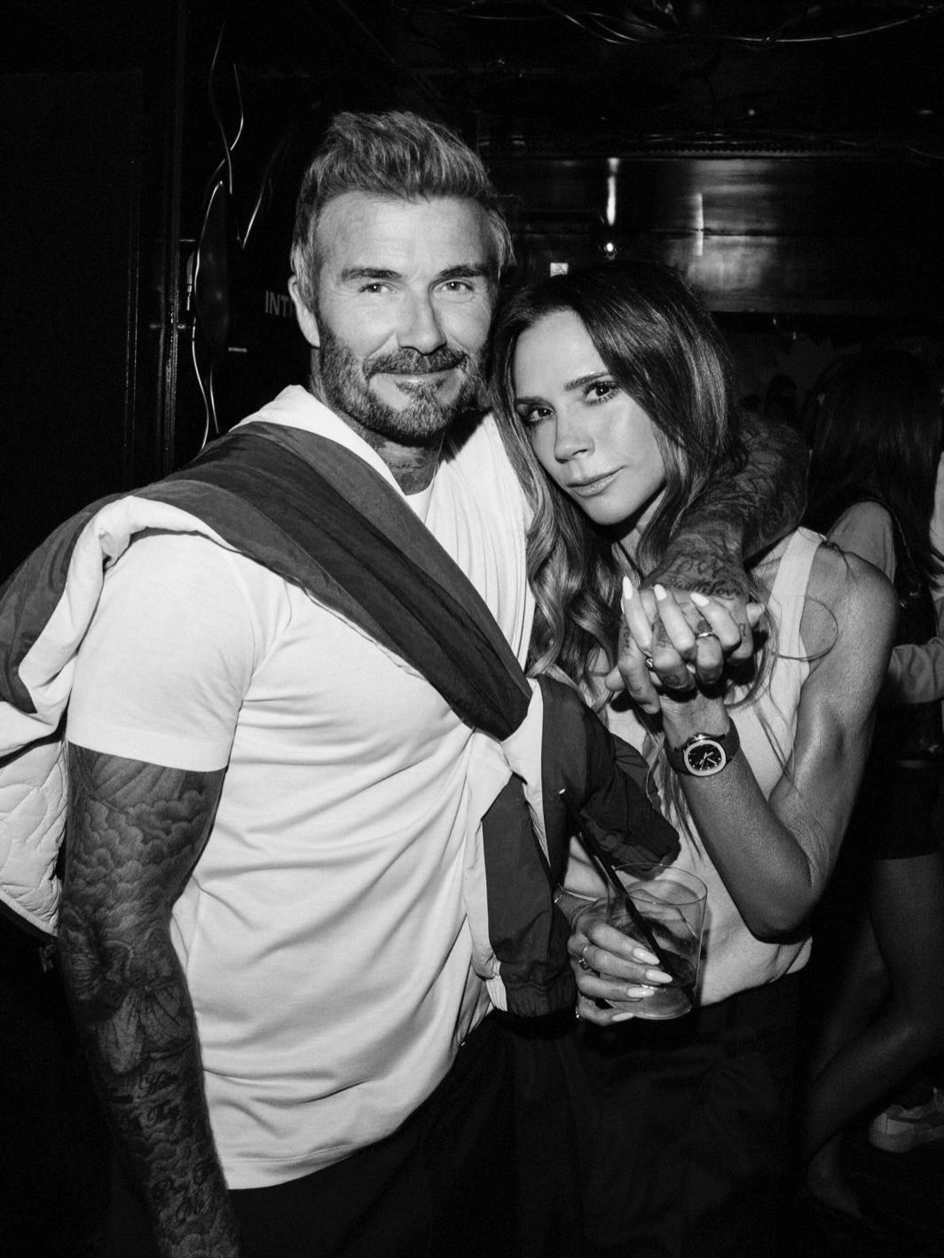 Hai thập kỷ sau những kỳ World Cup đầu tiên cùng nhau xuất hiện trước công chúng, David và Victoria Beckham vẫn là biểu tượng giao thoa giữa thể thao, thời trang và giải trí.