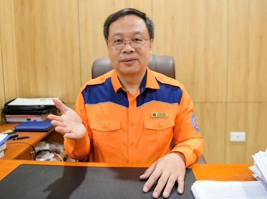 Ông Vũ Việt Hùng - Phó Tổng Giám đốc Trung tâm Phối hợp tìm kiếm cứu nạn hàng hải Việt Nam, thuộc Cục Hàng hải và Đường thủy Việt Nam.