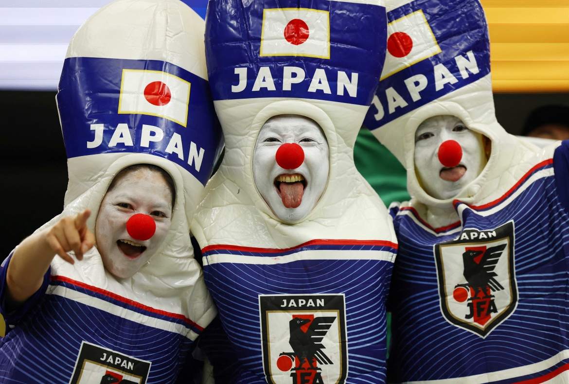 Cổ động viên Nhật Bản góp thêm sắc màu cho World Cup. (Ảnh: Reuters)