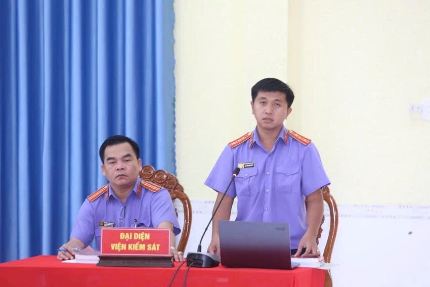 Đại diện VKS đề nghị mức án tử hình đối với Bằng về tội giết người. Ảnh: Huỳnh Du